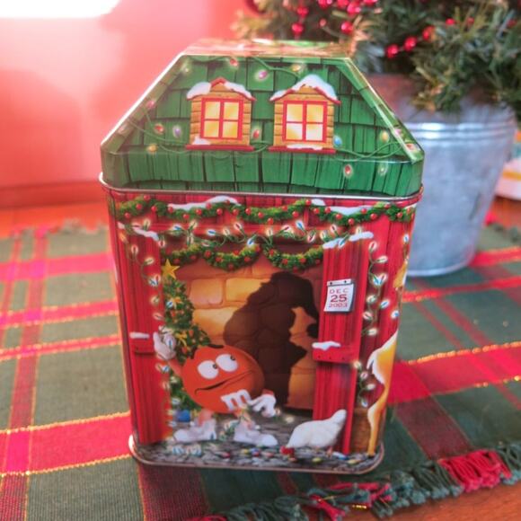 M & M's Christmas Tin 2003 Reindeer Farm Limited Edition Collectible Decor Empty - Picture 4 of 7